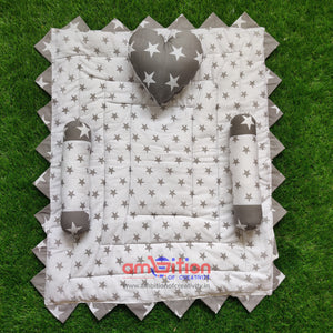 Small baby bed , Reversible Comfortable for Newborn to Toddlers