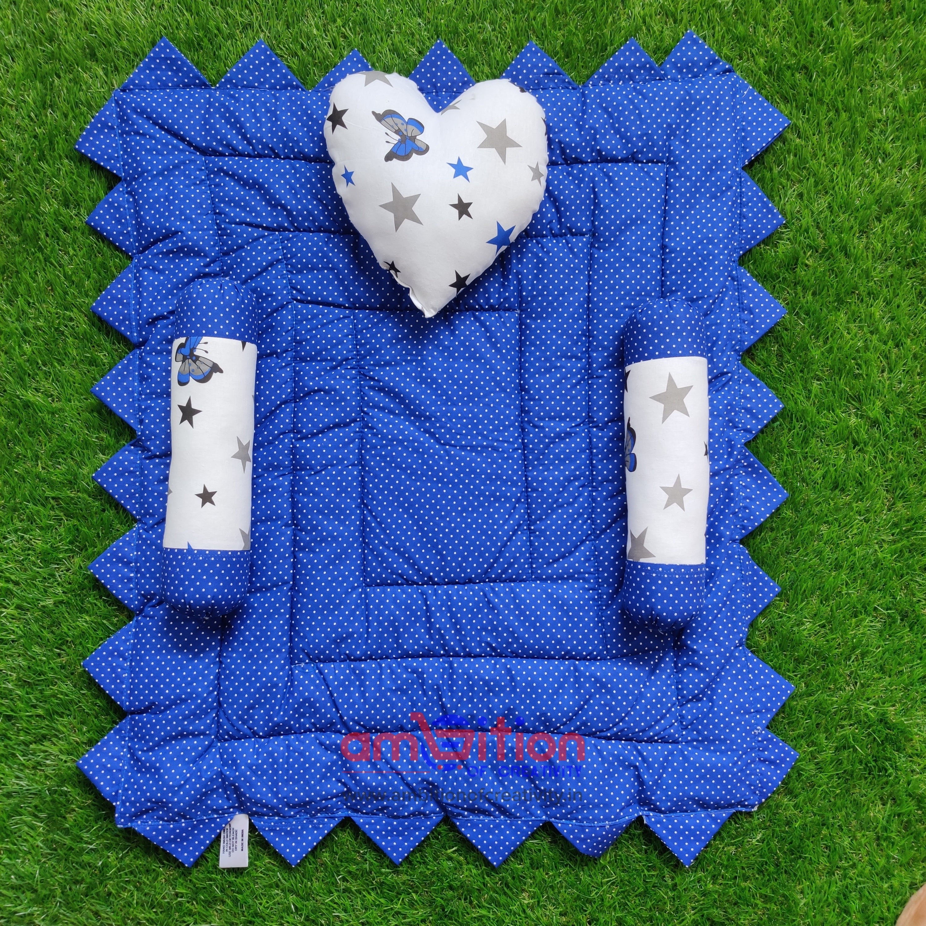 Small baby bed , Reversible Comfortable for Newborn to Toddlers